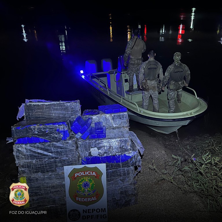 PF apreende mais de meia tonelada de maconha às margens do rio Paraná