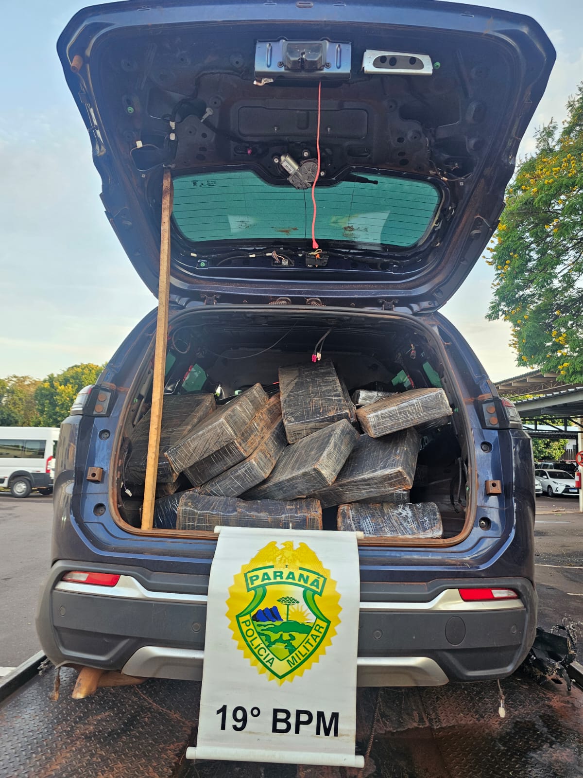 PM Apreende 735,9 kg de Maconha e Recupera Veículo Furtado na BR-467