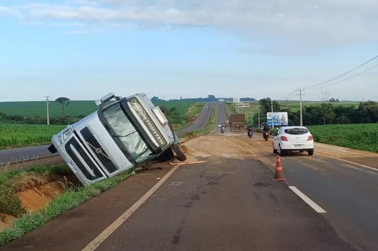 Acidente na BR-163 mata caminhoneiro de Marechal Cândido Rondon