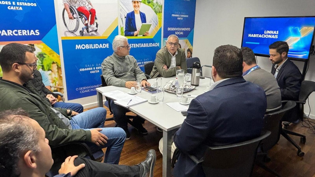 Prefeito de Toledo busca parceria com a Caixa para construção de novas habitações populares