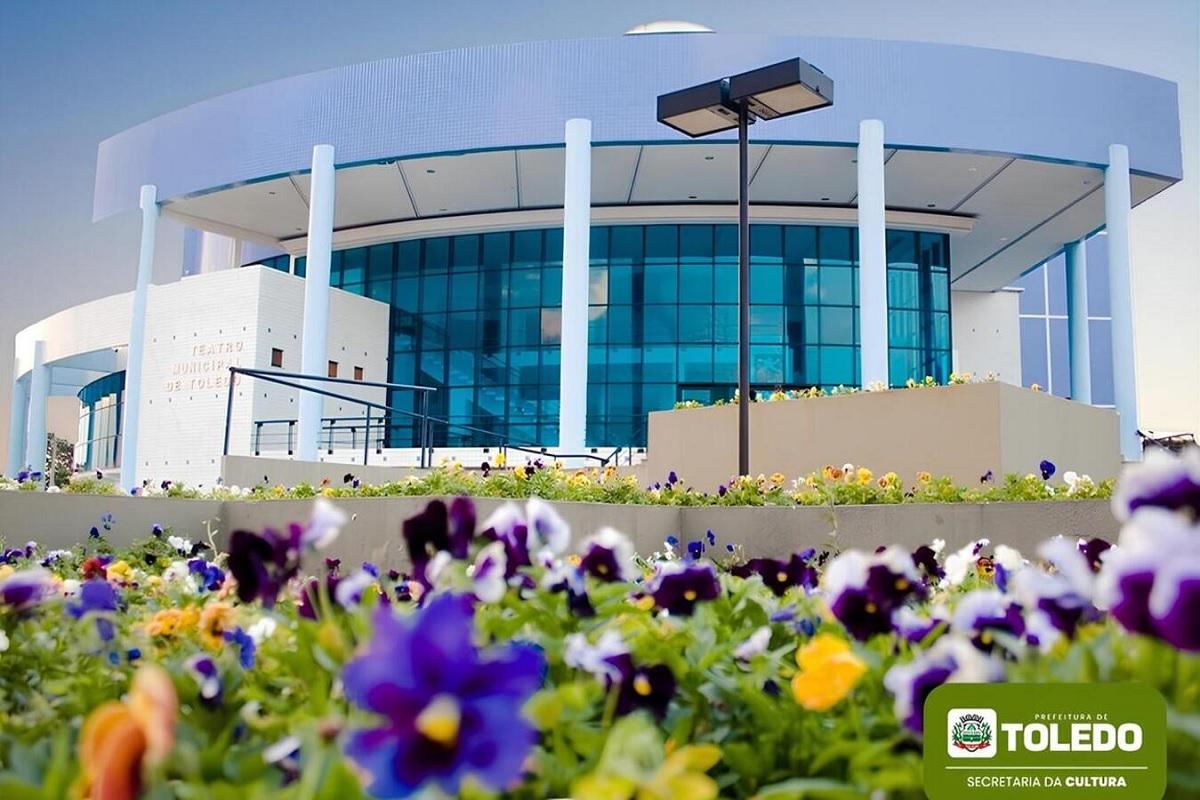 Gigante da cultura regional, Teatro Municipal de Toledo completa 26 anos