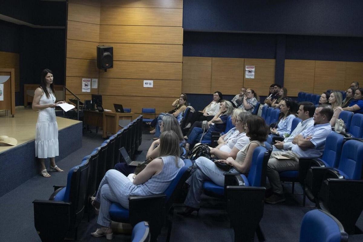 Secretários de Saúde definem nova gestão em reunião sediada por Toledo