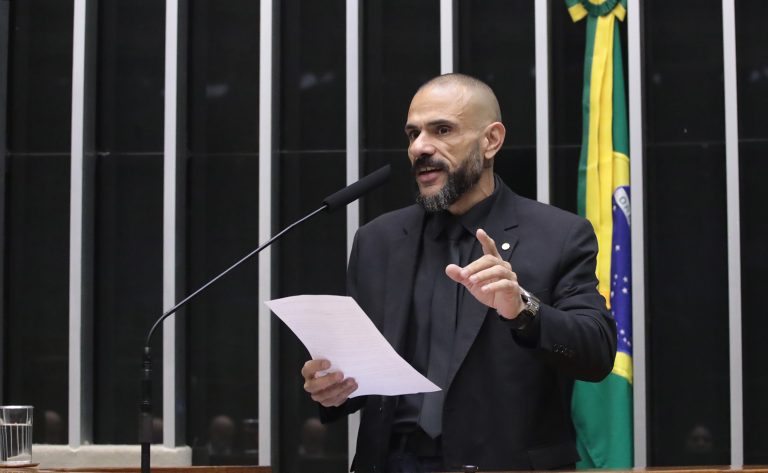 Projeto prevê retorno voluntário de militares aposentados à ativa