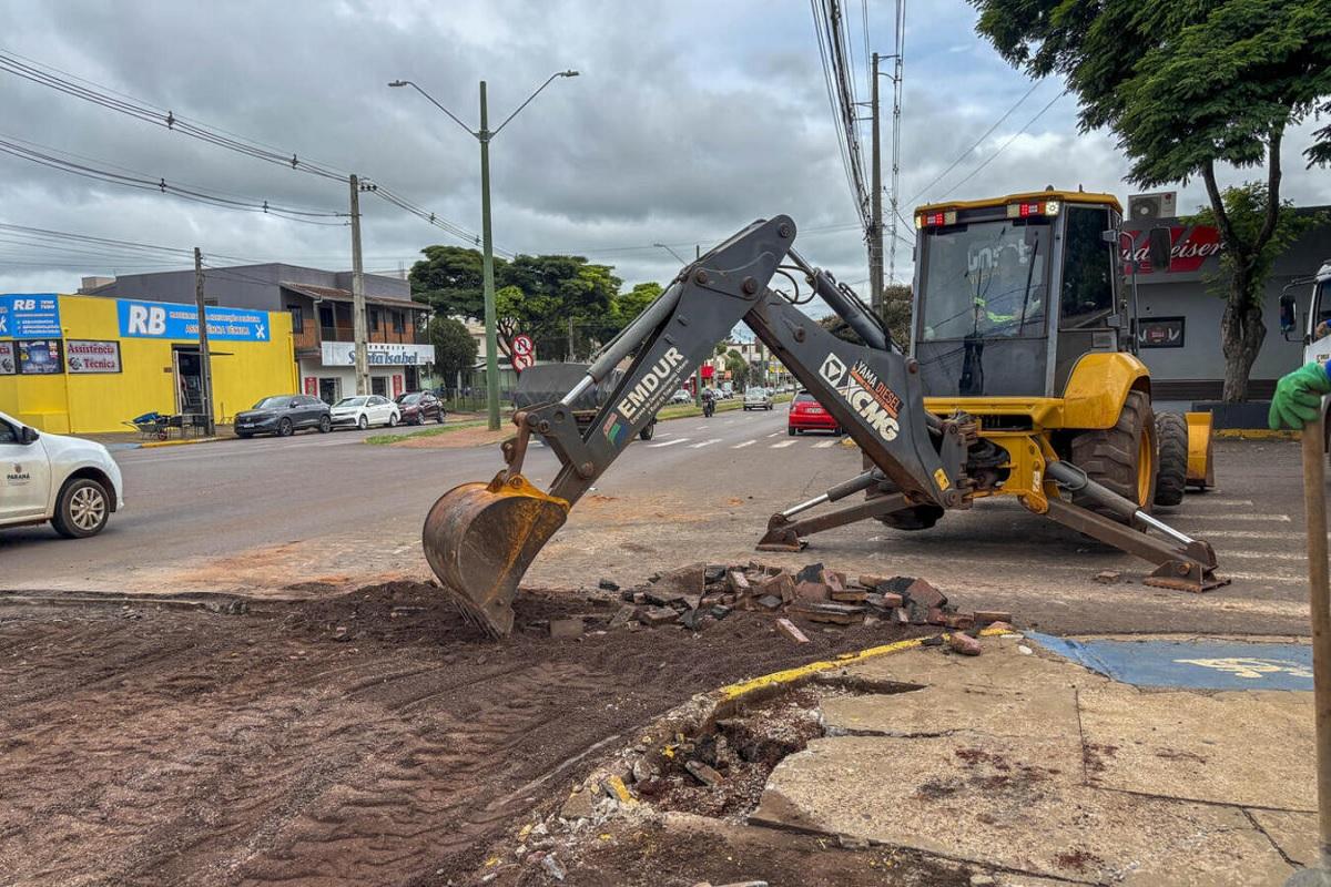 Travessia na Avenida Cirne Lima passa por reforma