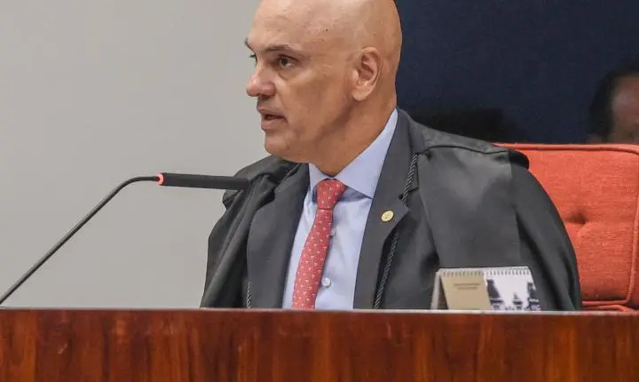 Alexandre de Moraes nega ter viajado em aviões de Vorcaro  