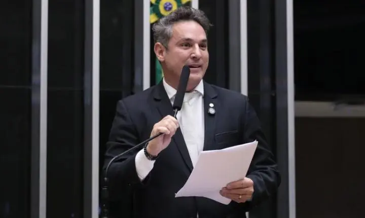 Comissão aprova proposta com regra para indenizar arma devolvida