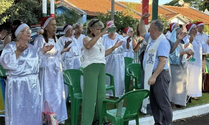 Emoção: Idosos do Recanto Feliz têm festa de Natal antecipada
