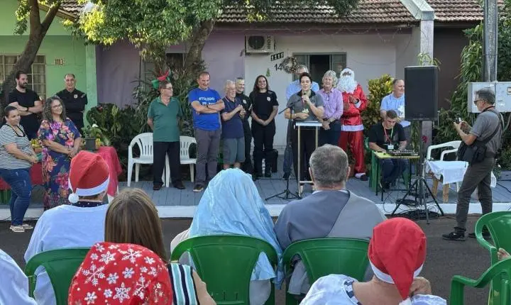 Emoção: Idosos do Recanto Feliz têm festa de Natal antecipada