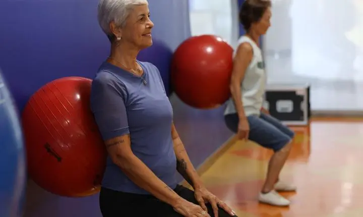 Execícios físicos contribuem para envelhecimento saudável 