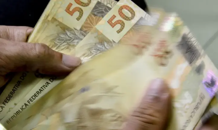 Fazenda eleva projeção de inflação para 2026 com alta do petróleo