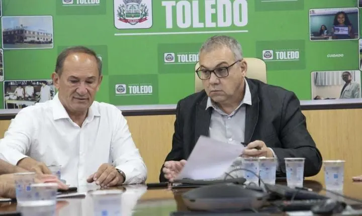 Prefeito Mário Costenaro retorna e reassume cargo após missão técnica